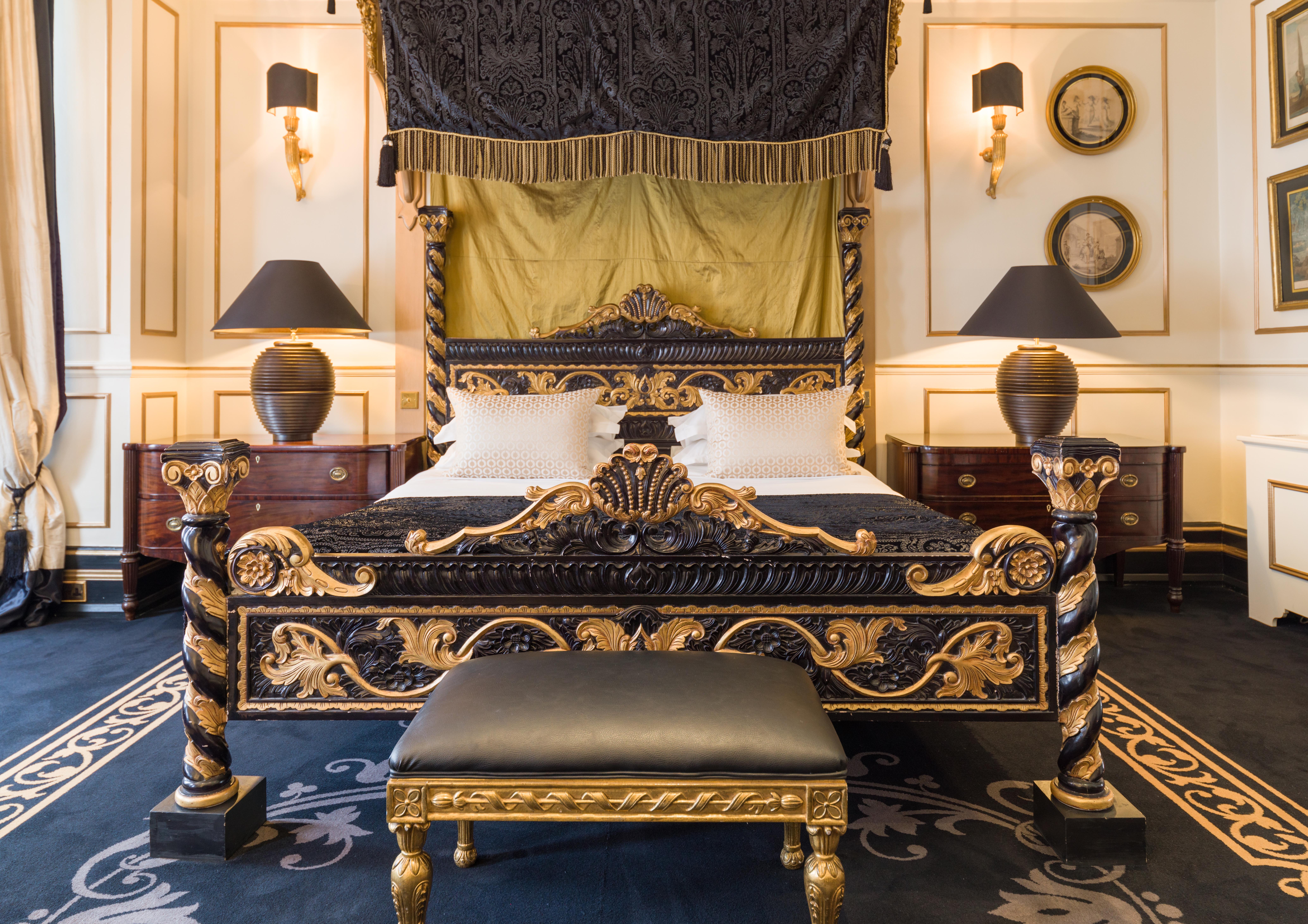 Sloane Suite bedroom at 11 Cadogan Gardens