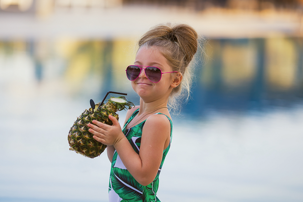 girl with smoothie