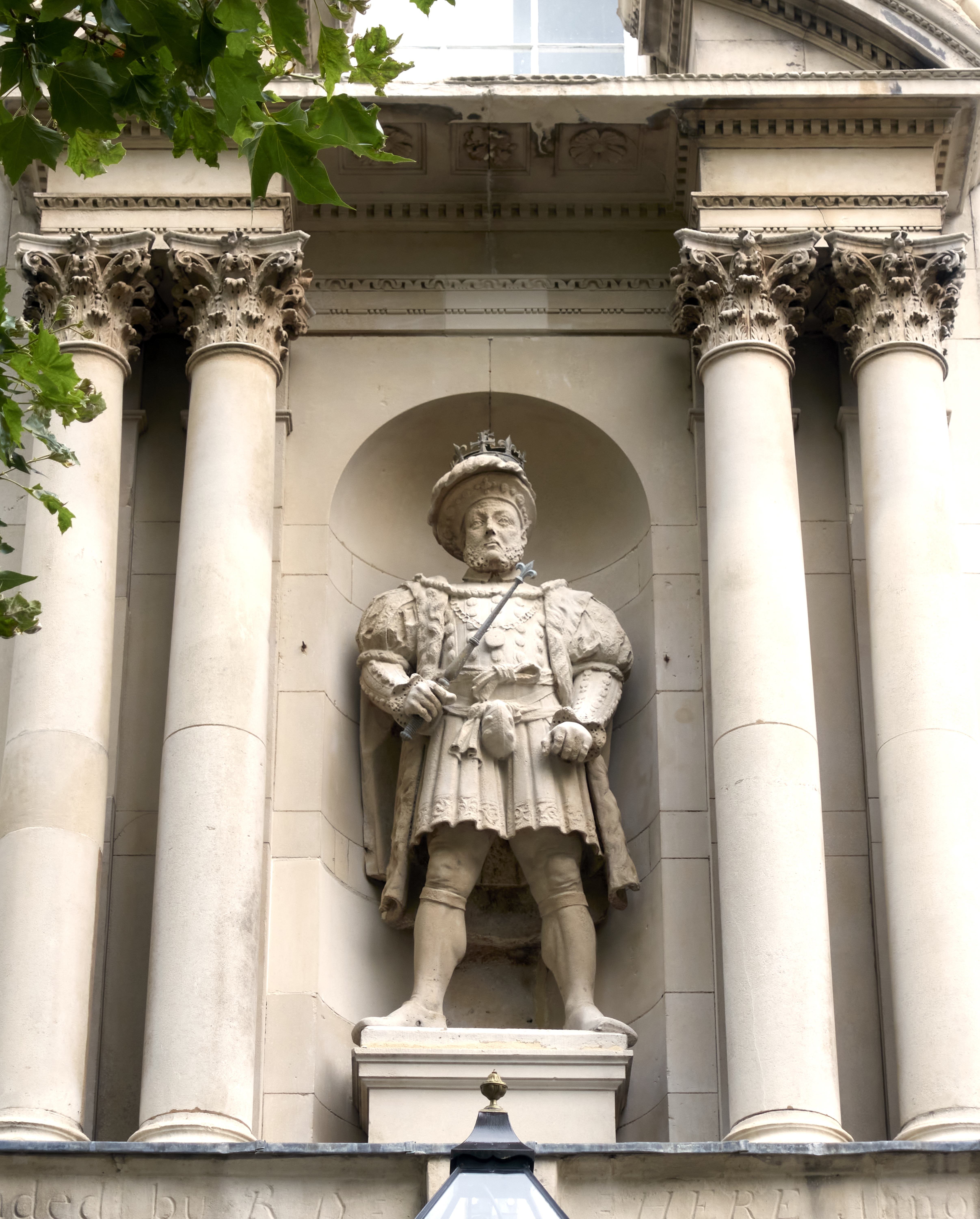 London's Iconic Statues - St Bartholomews