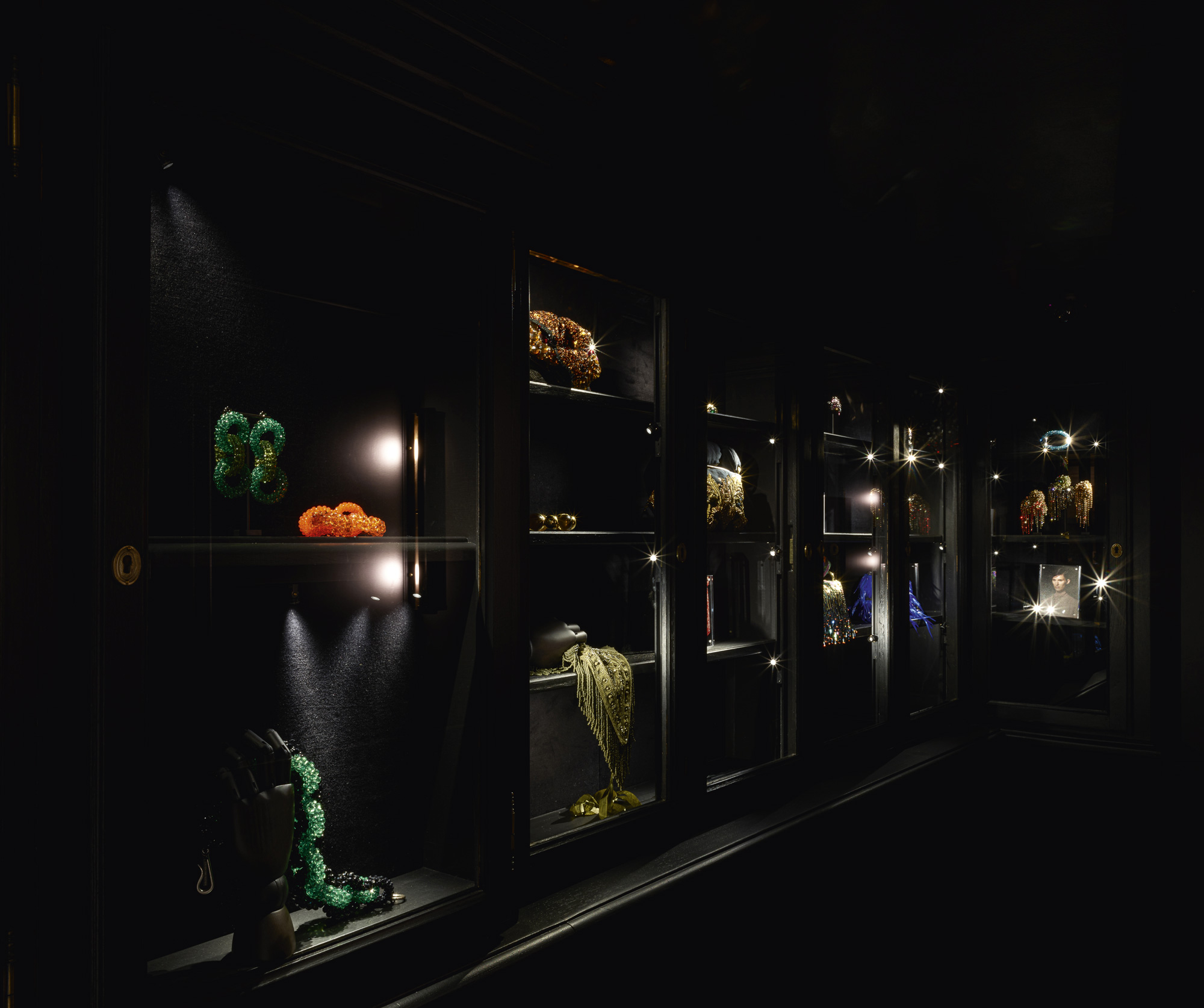 Success of the Luxury Fragrance Market - Quai Malaquais