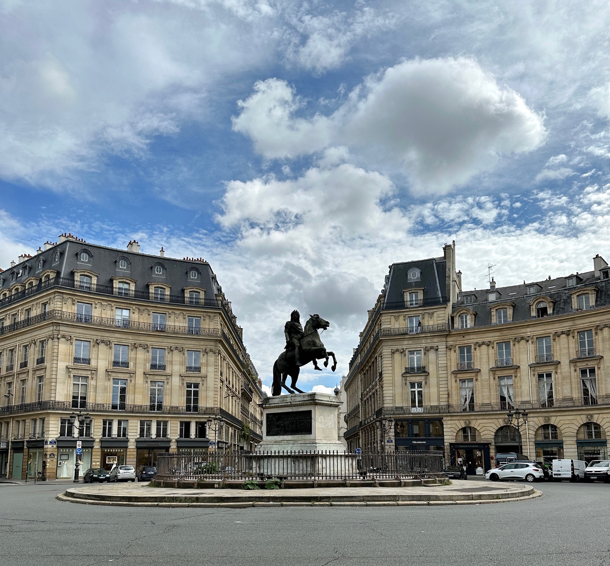 Insider Guide to Paris 2024 - Place de Victoire