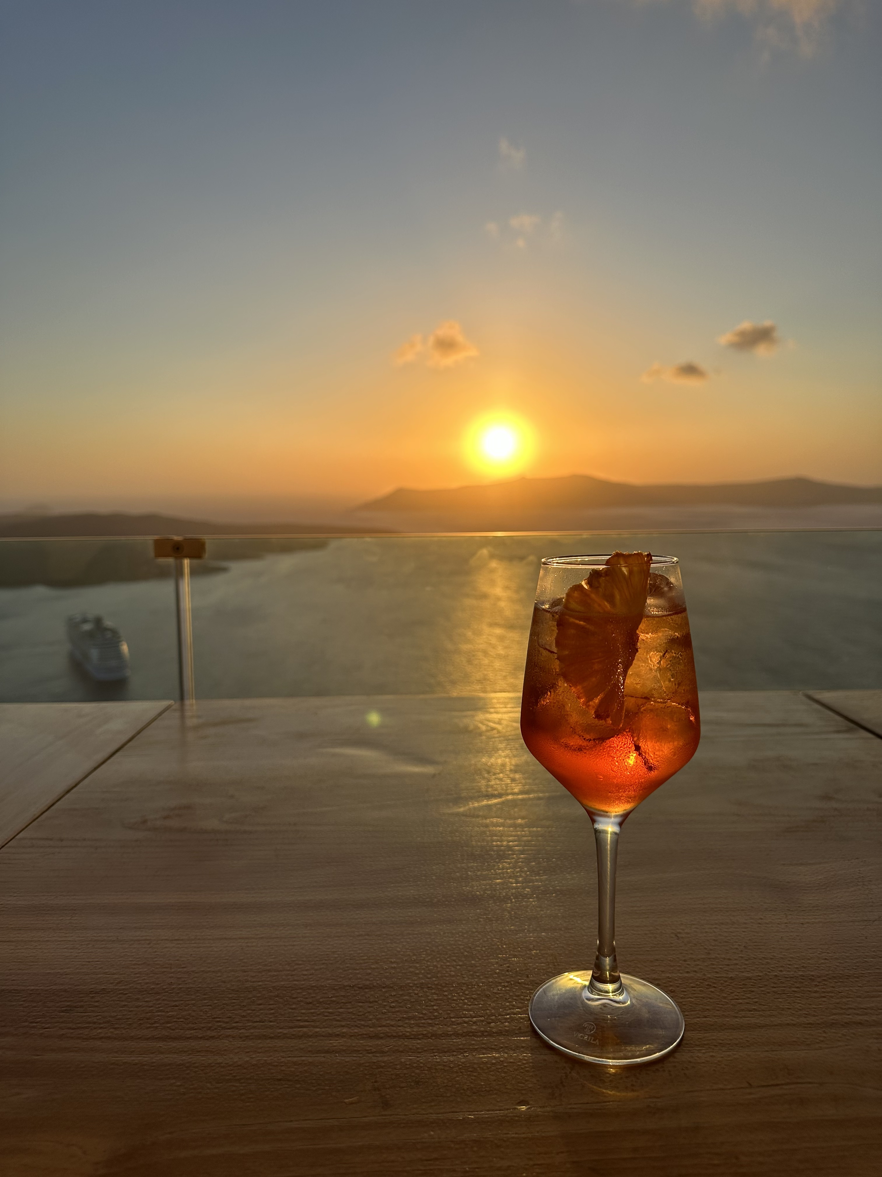 Santorini Sandblu - sunset cocktail