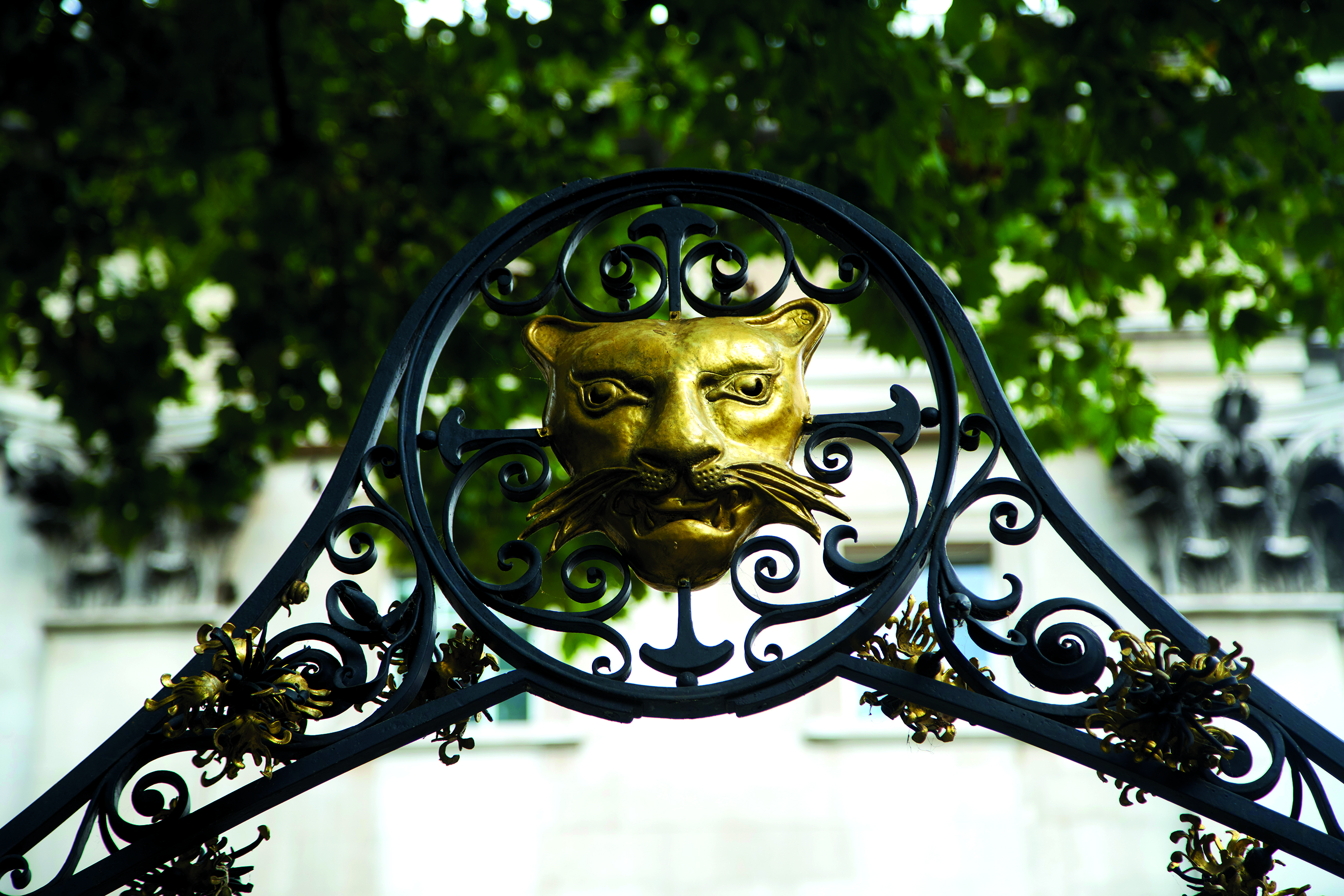 Animal statues around London - Goldsmiths’ Leopard