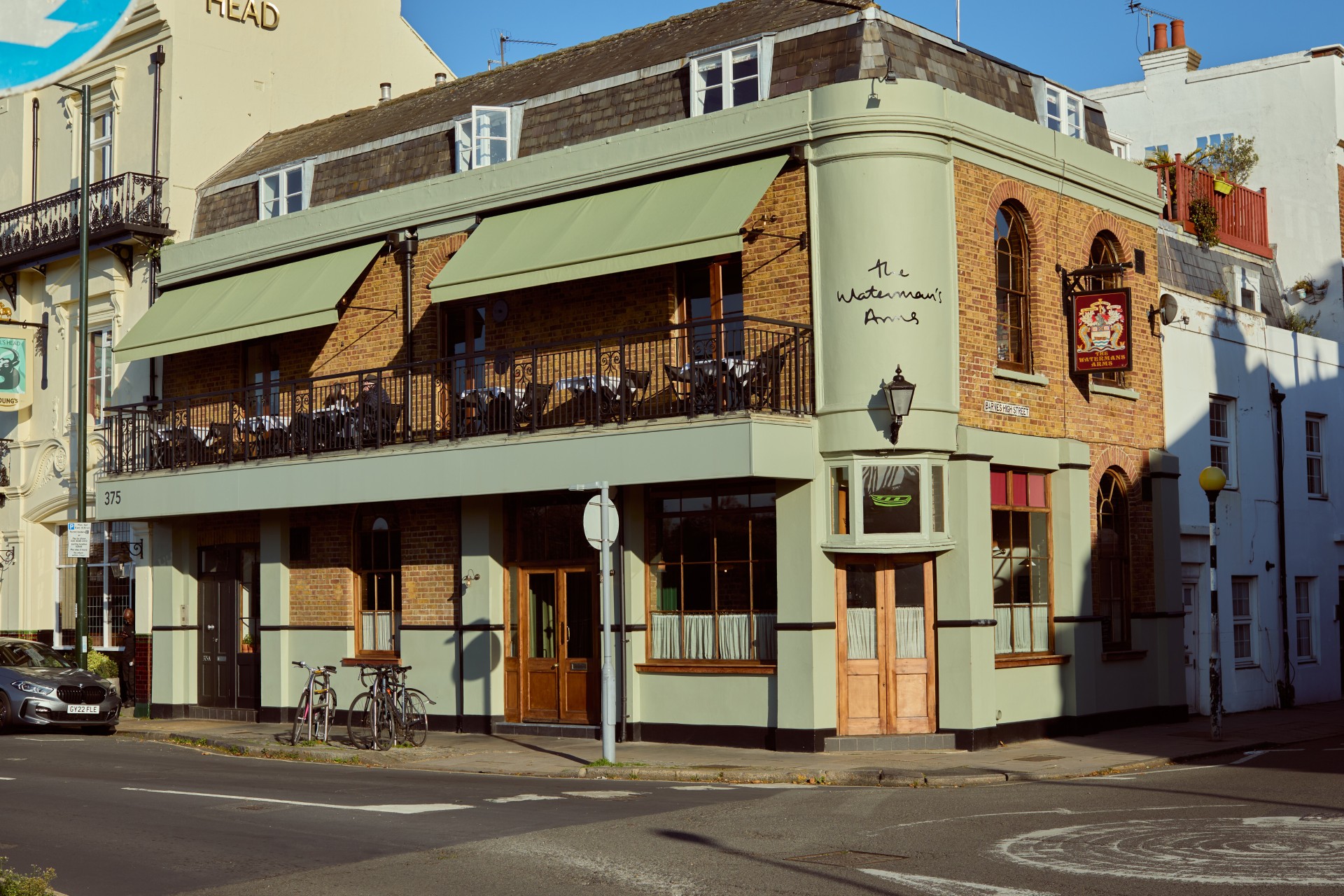 Sunday Roasts London - outside the waterman's arms