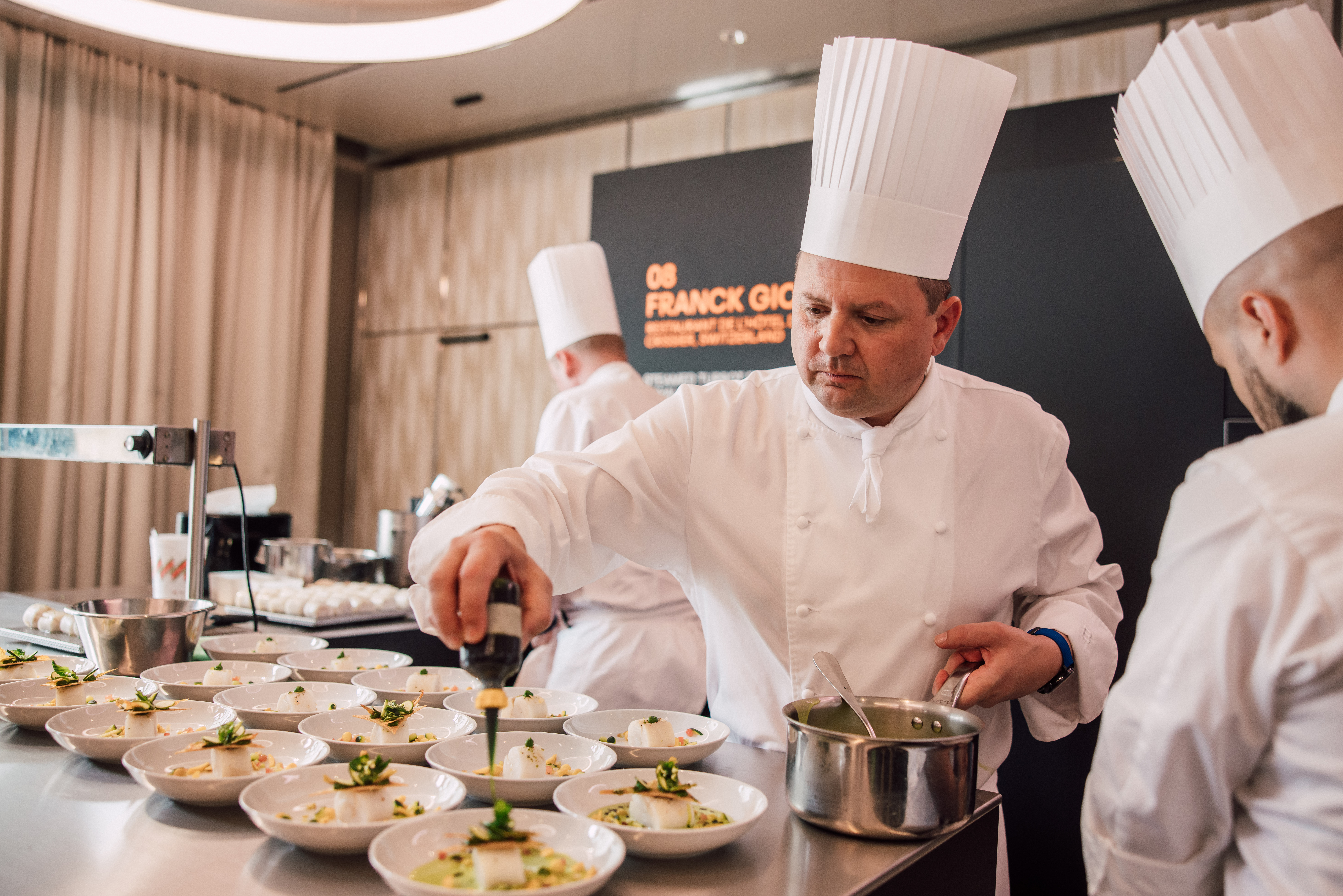 Meal prep at THE EPICURE.