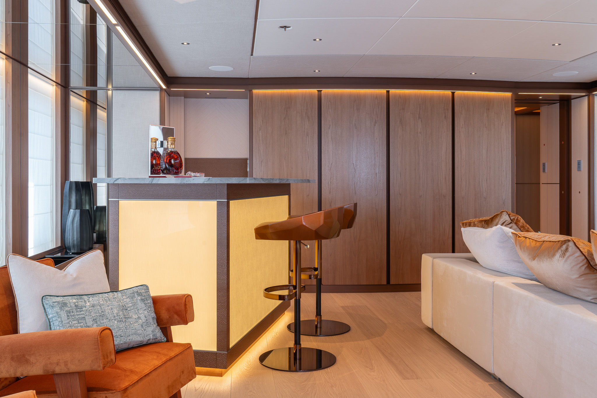 The bar area on board Heesen Agnetha.