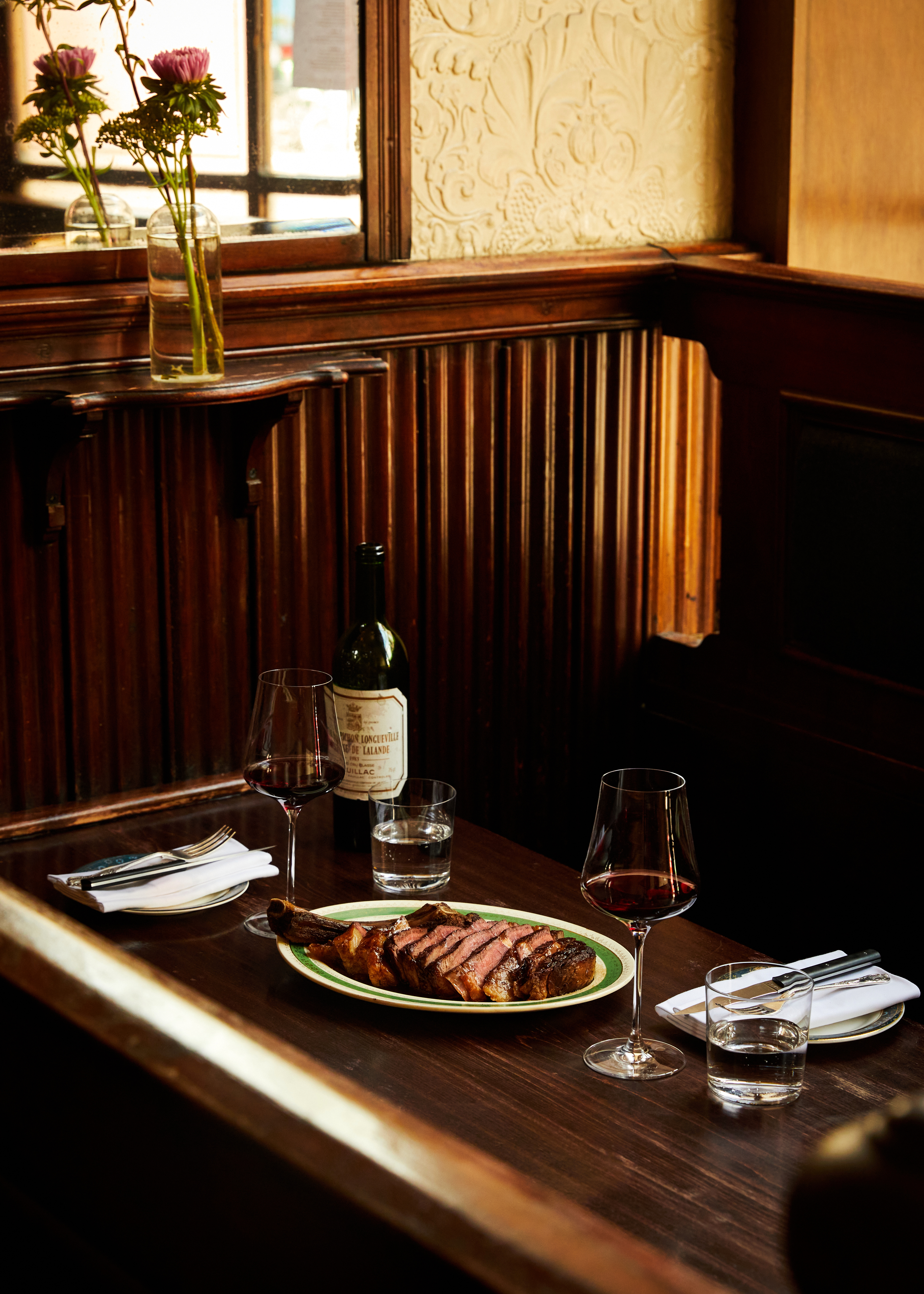 Quality chop house, best Sunday roasts in London.