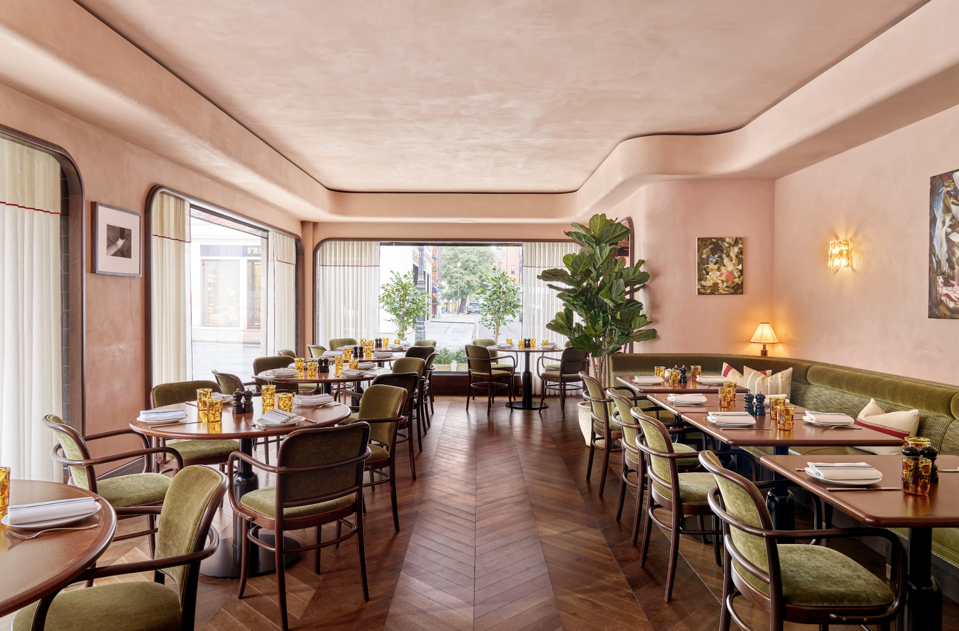 things to do in March in London, Nipotina.