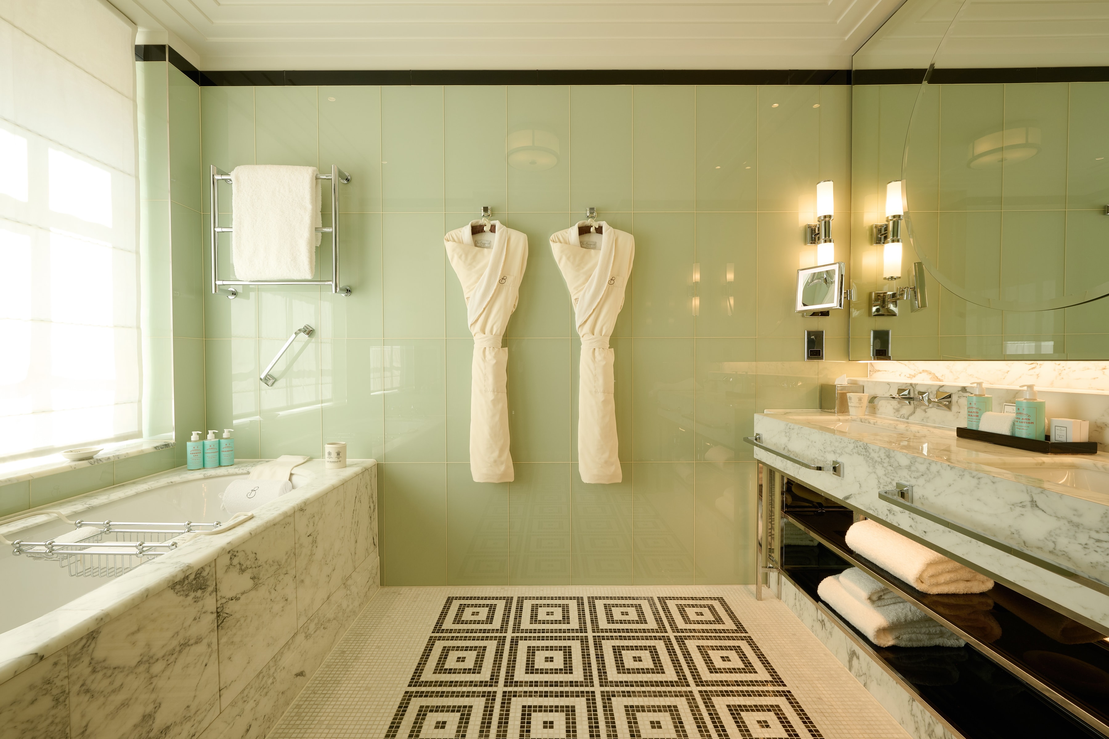 The Beaumont Mayfair suite bathroom.