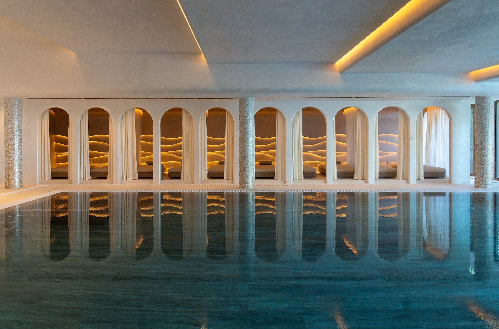 Wellness Retreat Abroad - indoor poor. 