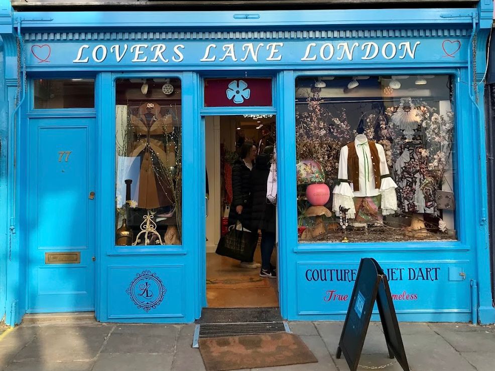 Lovers Lane Vintage in Notting Hill has a beautiful blue façade