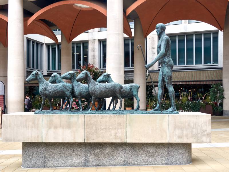 London's Iconic Statues