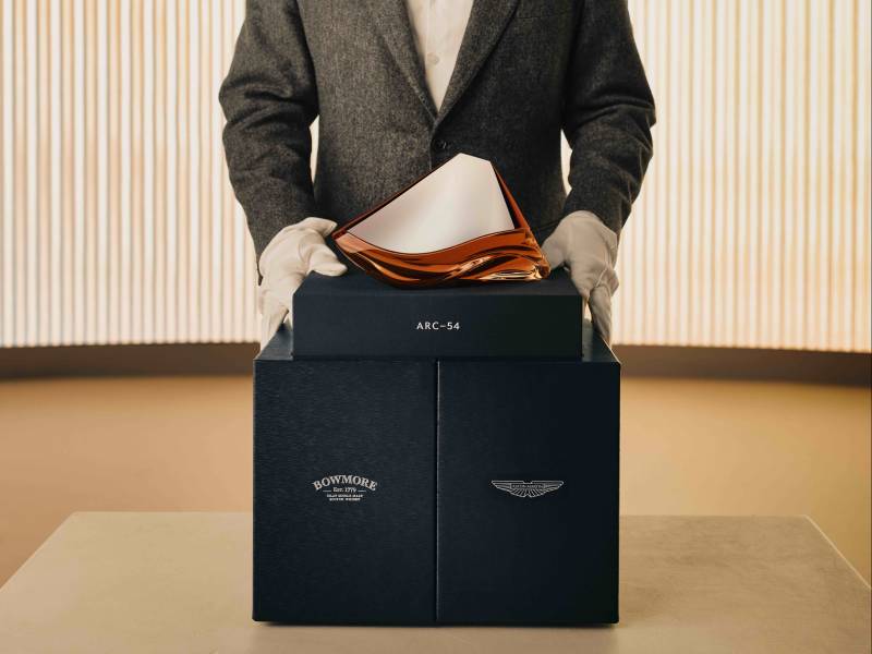 Launch Bowmore ARC-54 Aston Martin