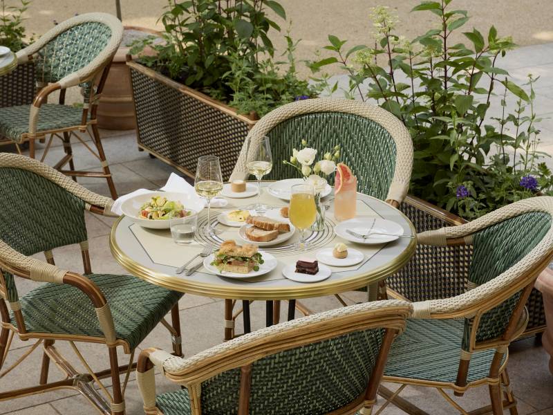 Cafe Linea Chelsea terrace.