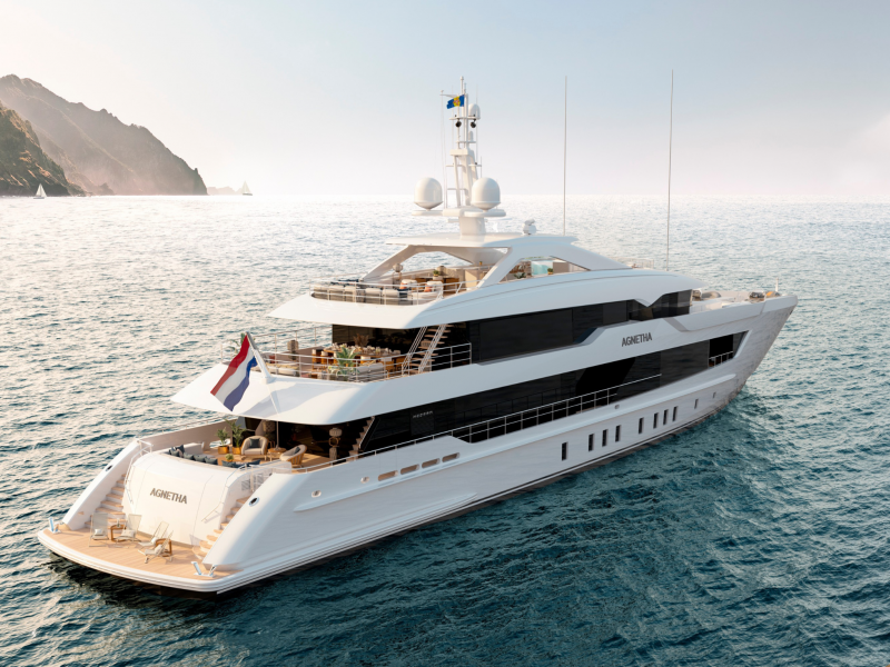 Superyacht Tour Heesen