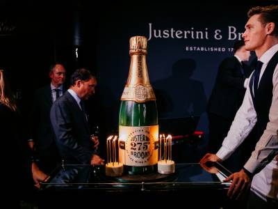 Justerini & Brooks 275 Years - champagne cake