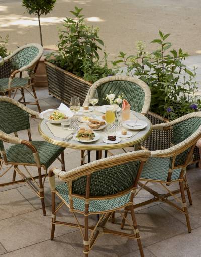 Cafe Linea Chelsea terrace.